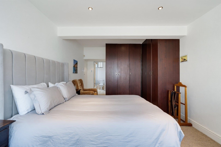 2 Bedroom Property for Sale in Sea Point Western Cape